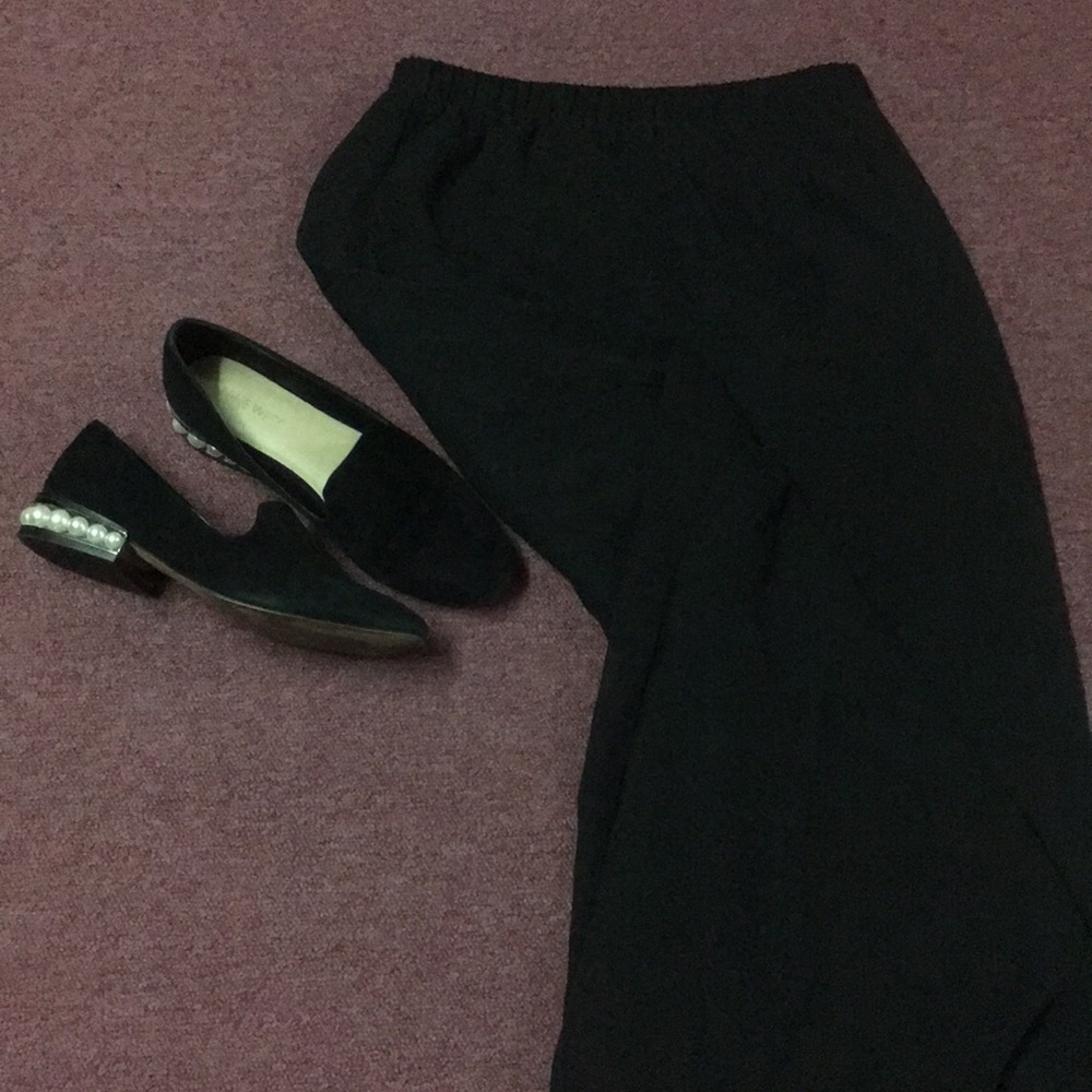 Maxi black skirt chiffon/long slit under